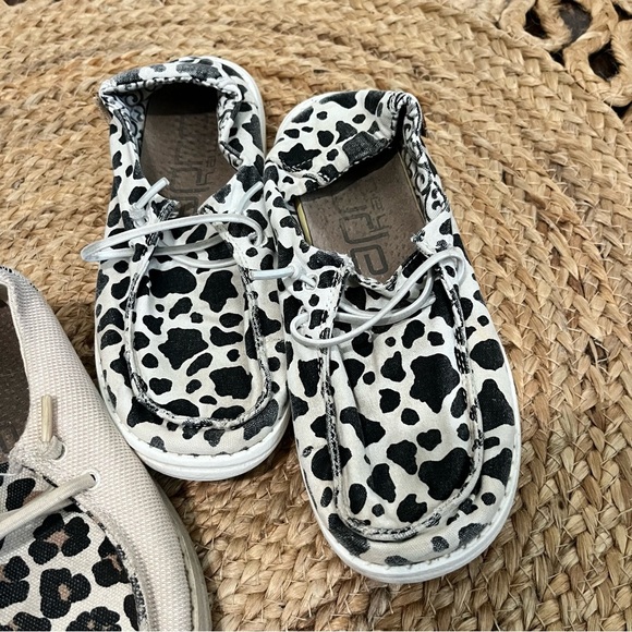 Hey Dude Lot Wendy Leopard Print, Cow Print Flats Size Y2 L3 - Picture 6 of 8